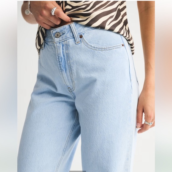 Abercrombie & Fitch High Rise Loose Jean Light Marble Wash 30 10 Short - Picture 4 of 12